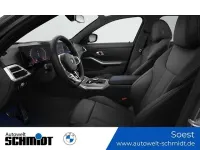 Gebraucht BMW 330e M Sport 292 PS (214 kW) 2026 Schwarz Kombi