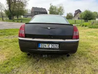 Second-hand Chrysler 300C 340 CP (250 kW) 2004 Negru Berlinǎ