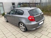 Gebraucht BMW 116 122 PS (89 kW) 2011 Grau Kleinwagen