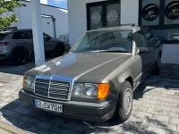 Gebraucht Mercedes E230 132 PS (97 kW) 1987 Braun Limousine