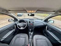 Gebraucht Dacia Sandero Lauréate 75 PS (55 kW) 2014 Weiß Limousine