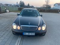 Gebraucht Mercedes E220 150 PS (110 kW) 2005 Blau Limousine