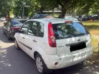 Gebraucht Ford Fiesta Ambiente 60 PS (44 kW) 2007 Weiß Kleinwagen