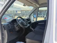 Gebraucht Peugeot Boxer Premium 140 PS (102 kW) 2022 Lackierung weiss icy/deckende Van