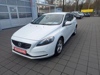Gebraucht Volvo V40 122 PS (89 kW) 2015 Weiß Limousine
