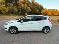 Gebraucht Ford Fiesta 80 PS (58 kW) 2013 Weiß Kleinwagen