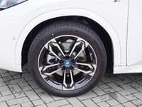 Gebraucht BMW iX2 M Sport 225 kW (306 PS) 2025 Alpinweiß uni SUV
