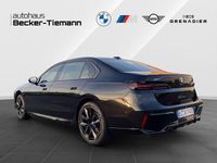 Gebraucht BMW 740 Sport Line 286 PS (210 kW) 2025 Schwarz Limousine