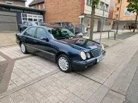 Gebraucht Mercedes E280 Elegance 204 PS (150 kW) 2000 Schwarz Limousine