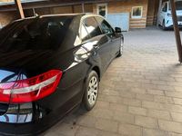 Gebraucht Mercedes E220 170 PS (125 kW) 2011 Schwarz Limousine