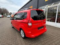 Gebraucht Ford Tourneo Courier Titanium 101 PS (74 kW) 2019 Rot Van / Kleinbus