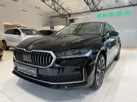 Neu Skoda Superb LAURIN & KLEMENT 204 PS (150 kW) 2025 Onyxschwarz metallic Kombi