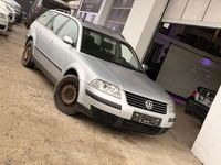 Second-hand VW Passat 170 CP (125 kW) 2001 Argintiu Break