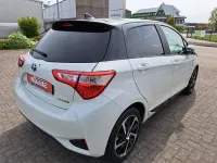 Gebraucht Toyota Yaris Hybrid Basis 101 PS (74 kW) 2019 Weiß Kleinwagen