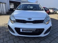 Gebraucht Kia Rio Attract 86 PS (63 kW) 2013 Weiß Limousine