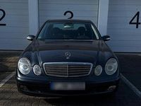 Gebraucht Mercedes E240 177 PS (130 kW) 2002 Blau Limousine