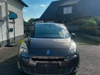 Gebraucht Renault Scénic 131 PS (96 kW) 2010 Braun Van / Kleinbus