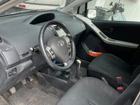 Gebraucht Toyota Yaris 87 PS (63 kW) 2007 Silber Kleinwagen