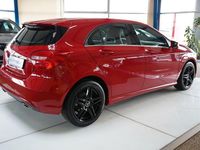 Gebraucht Mercedes A180 122 PS (89 kW) 2015 Rot Limousine
