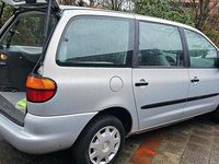 Gebraucht Ford Galaxy 145 PS (106 kW) 1999 Silber Van / Kleinbus