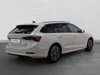 Gebraucht Skoda Octavia Clever 150 PS (110 kW) 2023 Weiß Kombi