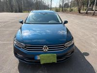 Usata VW Passat 150 CV (110 kW) 2020 Blu Station wagon