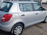 Gebraucht Skoda Fabia Cool Edition 60 PS (44 kW) 2015 Silber Limousine