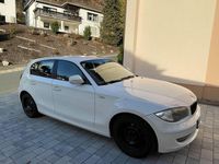 Gebraucht BMW 116 122 PS (89 kW) 2010 Weiß Kleinwagen