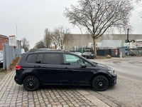 Gebraucht VW Touran 116 PS (85 kW) 2019 Schwarz Van / Kleinbus