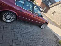 Gebraucht BMW 518 150 PS (110 kW) 1993 Rot Limousine