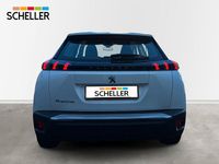 Gebraucht Peugeot e-2008 Active 100 kW (136 PS) 2022 Lack weiss perlglänzend/typ au SUV