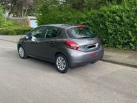 gebraucht Peugeot 208 PureTech 82 Active Active