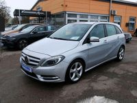 Gebraucht Mercedes B200 Sport 156 PS (114 kW) 2014 Silber Kleinwagen