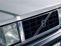 Second-hand Volvo 780 124 CP (91 kW) 1987 Argintiu Coupe