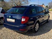 Gebraucht Skoda Superb 125 PS (91 kW) 2011 Blau Kombi