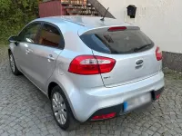 Gebraucht Kia Rio 109 PS (80 kW) 2012 Silber Kleinwagen