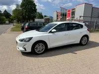 Gebraucht Ford Focus Titanium 150 PS (110 kW) 2019 Frostweiß Limousine