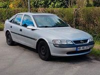 Gebraucht Opel Vectra 101 PS (74 kW) 1997 Silber Limousine