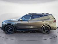 Neu BMW X7 352 PS (258 kW) 2026 Grau SUV