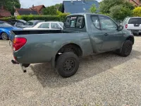 Gebraucht Mitsubishi L200 Invite 136 PS (100 kW) 2009 Grün Pickup
