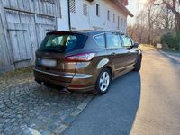 Gebraucht Ford S-MAX Vignale 209 PS (153 kW) 2016 Braun Van / Kleinbus
