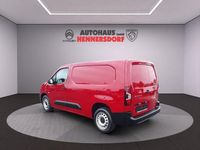 Gebraucht Peugeot Partner Premium 102 PS (75 kW) 2023 Ardent rot Van / Kleinbus