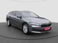 Neu Skoda Superb Selection 193 PS (141 kW) 2025 Grau Kombi