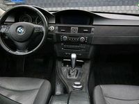 Gebraucht BMW 320 163 PS (119 kW) 2007 Schwarz Kombi