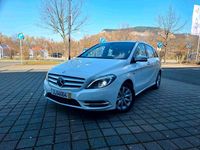 Gebraucht Mercedes B180 122 PS (89 kW) 2012 Weiß Van / Kleinbus