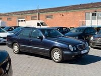Gebraucht Mercedes E220 Elegance 143 PS (105 kW) 2001 Blau Limousine