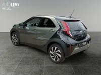 Gebraucht Toyota Aygo Pulse 72 PS (52 kW) 2023 Cardamon green 6w4/ black mica 209 (metallic) Kleinwagen