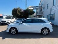 Second-hand Kia Ceed Vision 120 CP (88 kW) 2019 Alb Hatchback