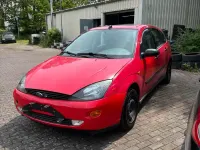 Gebraucht Ford Focus 75 PS (55 kW) 1999 Rot Kleinwagen