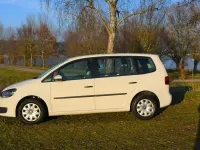 Gebraucht VW Touran Comfortline 105 PS (77 kW) 2012 Weiß Van / Kleinbus